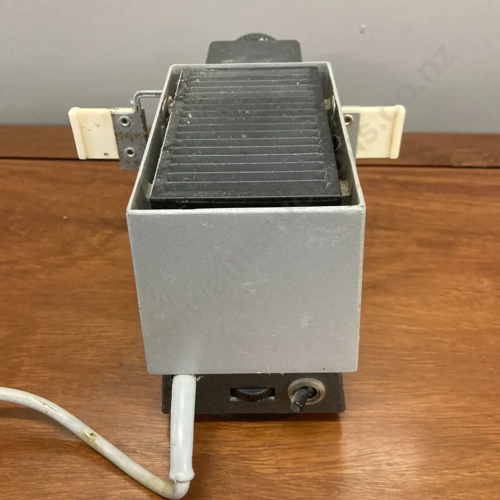 Original Vintage Leitz Wetzlar Pradix Slide Projector.  Leitz Wetzlar Film Roll Film & Film Image 1++